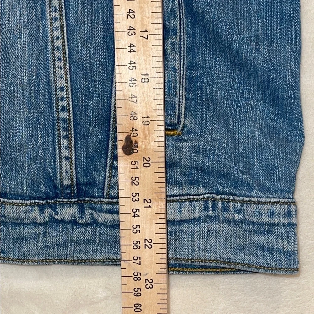 Classic Levi’s Medium Wash Denim Jacket, Size Large - Picture 8 of 10